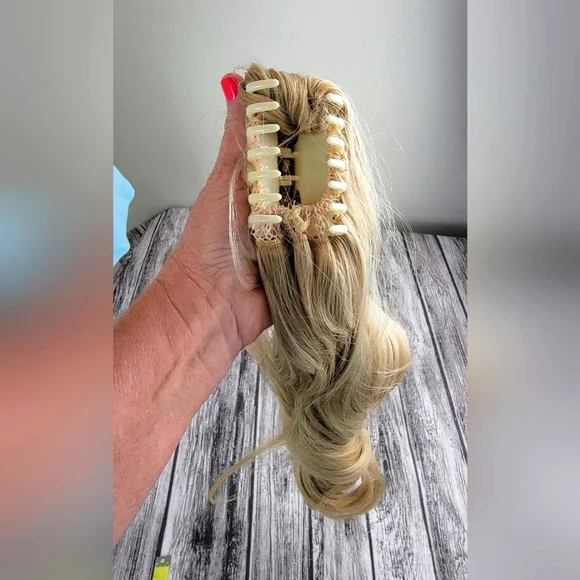 Medium Blonde Claw Clip Ponytail Wig - Picture 2 of 7